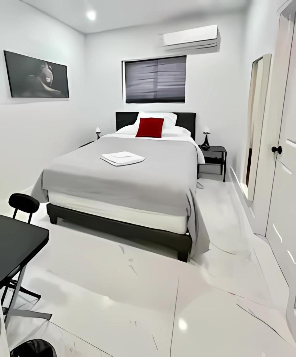 Privatunterkunft Private Close To Airport - Free Parking - 02